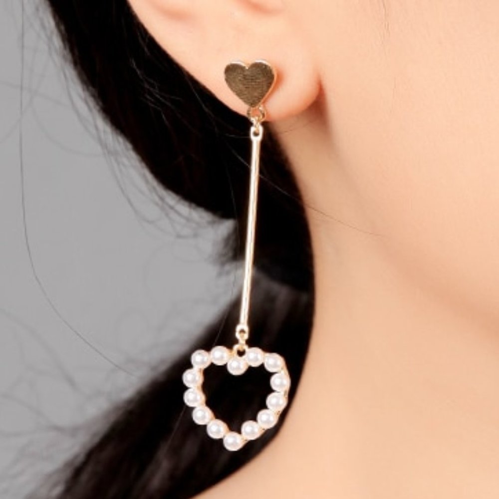 Chic Gold Pearl Heart Drop Earrings